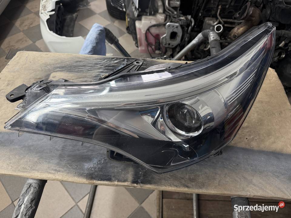 Toyota Avensis T27 T29 Lift lampa reflektor Full osobowe Wołomin