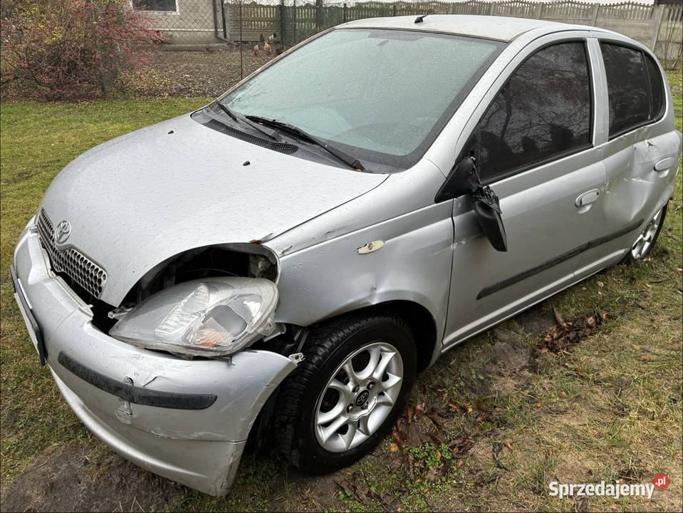 Toyota Yaris 13 VVTi 2001 kolizji w tył Hatchback Kłodawa