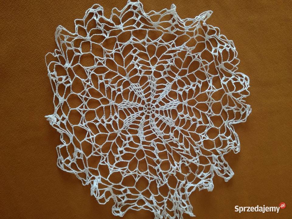 Serwetka z nici bawełnianych szydełkowa średnica