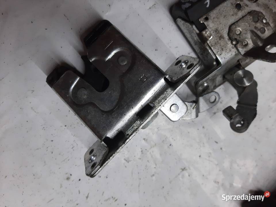 Opel Corsa C zamek klapy tylnej tył 90534769 Ksawerów