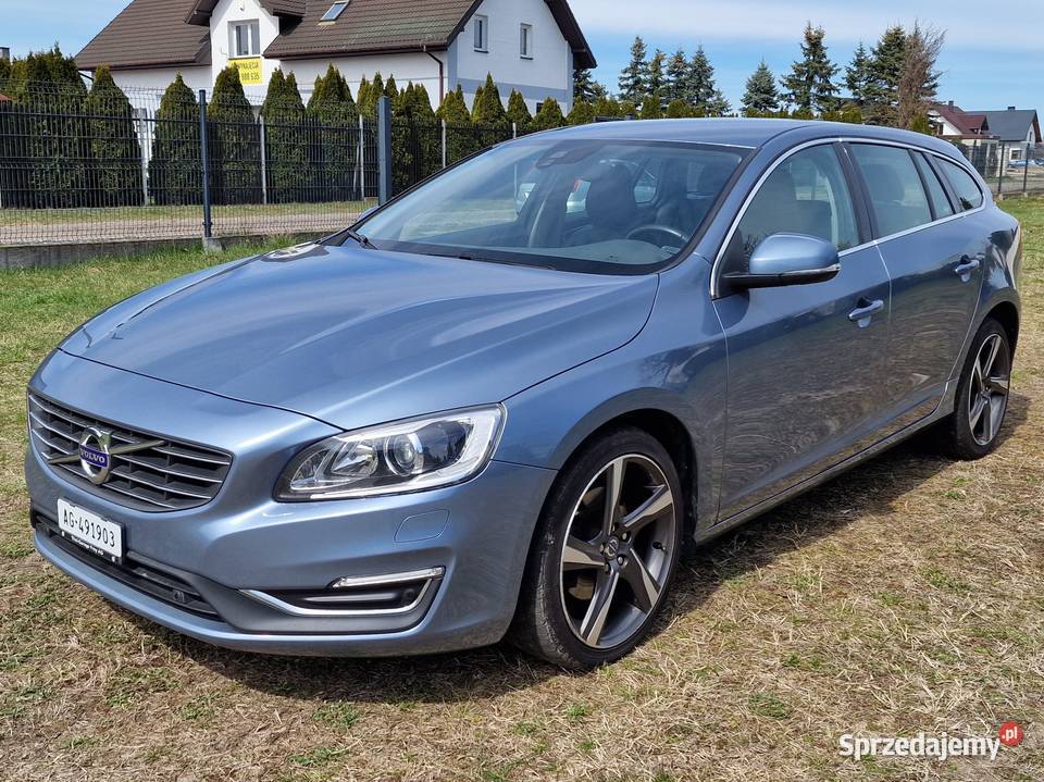 VOLVO V60 T4 SUMMUM 20 Benzyna 190 Zadbany elektrochrom. lusterko wst. Lipówki