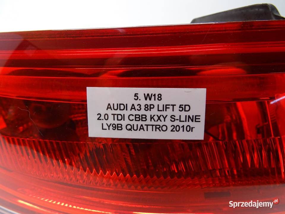 LAMPA LEWA LEWY TYŁ TYLNA W BŁOTNIK 8P4945095E