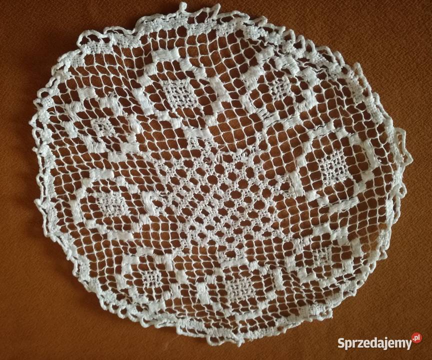 Serwetka z białych niciŚrednica