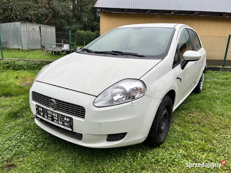 Fiat Grande Punto Skórzane czerwone siedzenia MP3