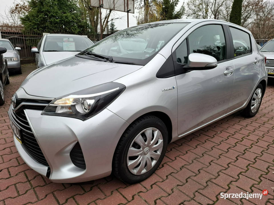 Toyota Yaris 15 Benzyna Hybryda Bezwypadkowa lubelskie Lublin