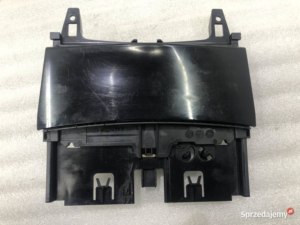 POPIELNICZKA MERCEDES W204 A2046801350