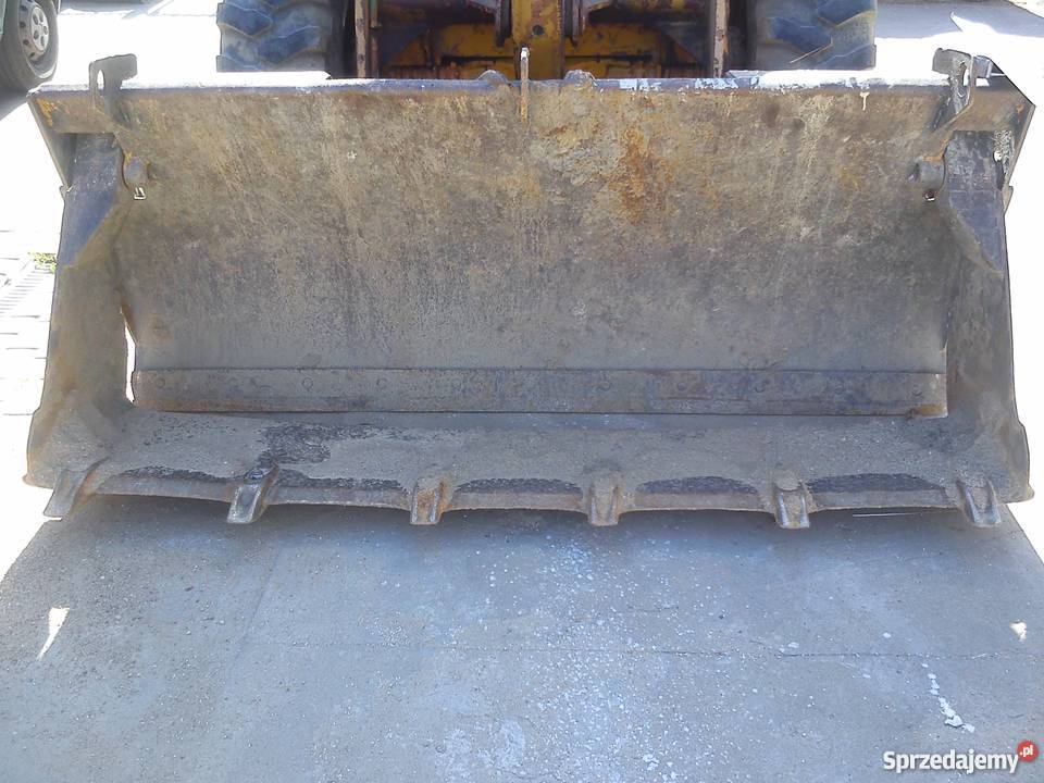 Sprzedam koparko ładowarkę FAIKomatsu 565 Rok produkcji 1986