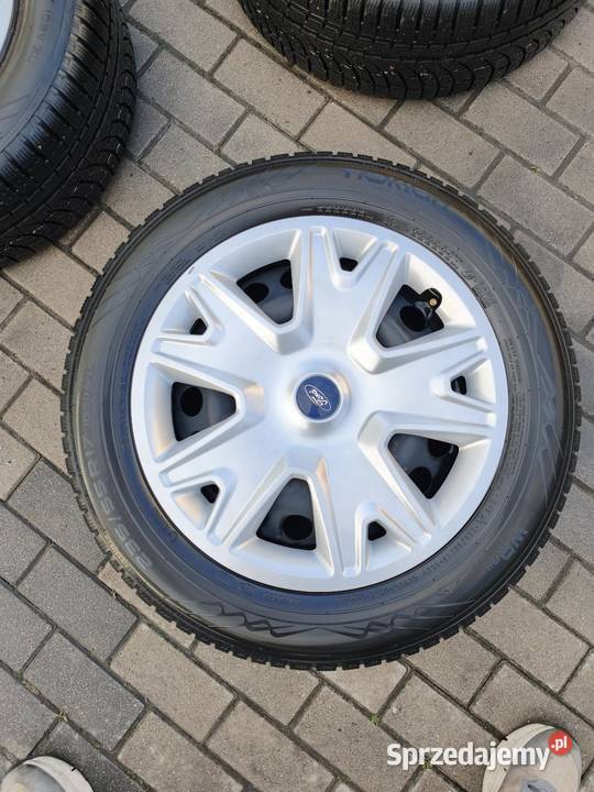 Komplet kół w kołpaków Ford Kuga Samochodowe Opony i felgi lubuskie Otyń