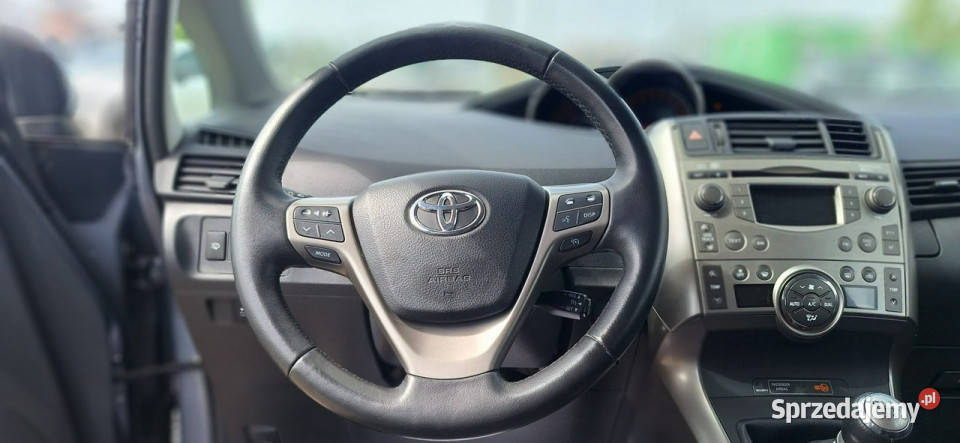 Toyota Verso 7 Osobowy climatronic panorama wielofunkcyjna kierownica pomorskie Lębork