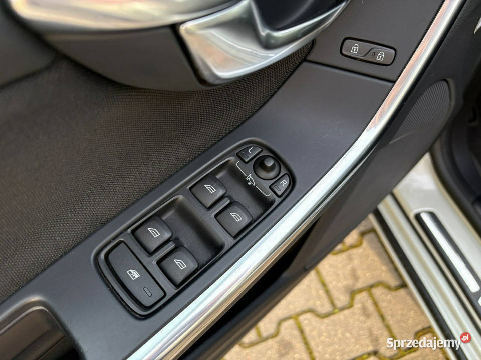 Volvo V60 T4 180 Podgrzewane fotele Hak odpinany Lipówki