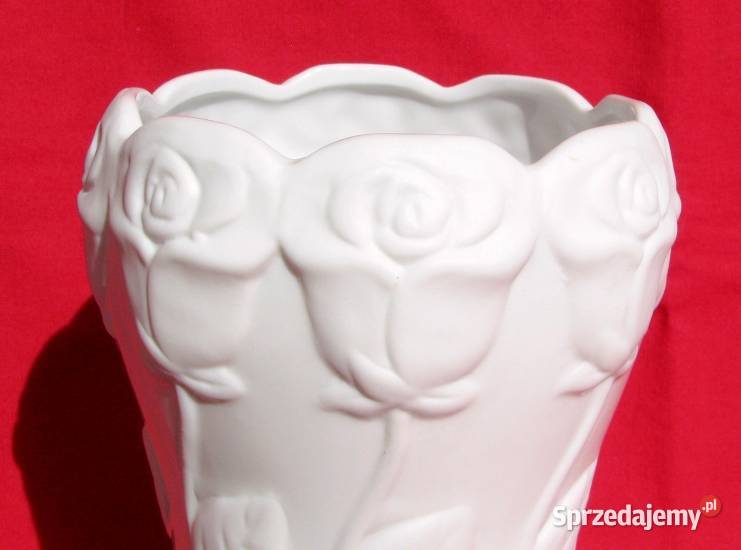 WYPUKŁE RÓŻE tworzące kształt wazonu porcelana Koszalin