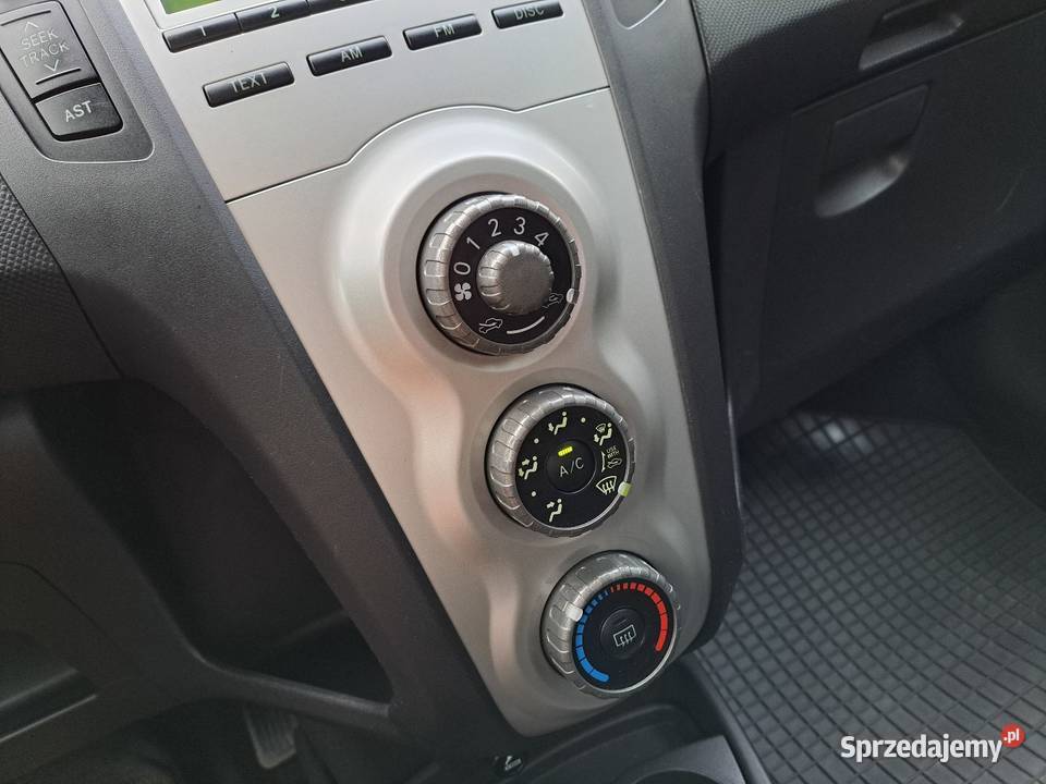 Toyota Yaris II 13 VVTi 87 Klima 5 drzwi PDC Koziegłowy