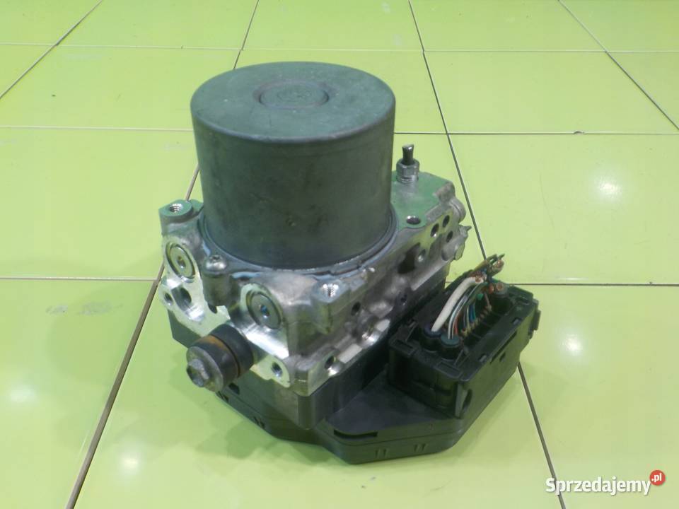 LEXUS IS II LIFT 25 B 10r SEDAN 4D pompa ABS Suków