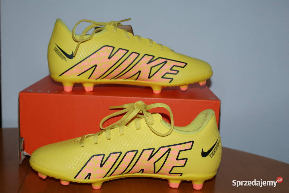 BUTY PIŁKARSKIE NIKE JR MERCURIAL VAPOR 15 CLUB Piłka nożna
