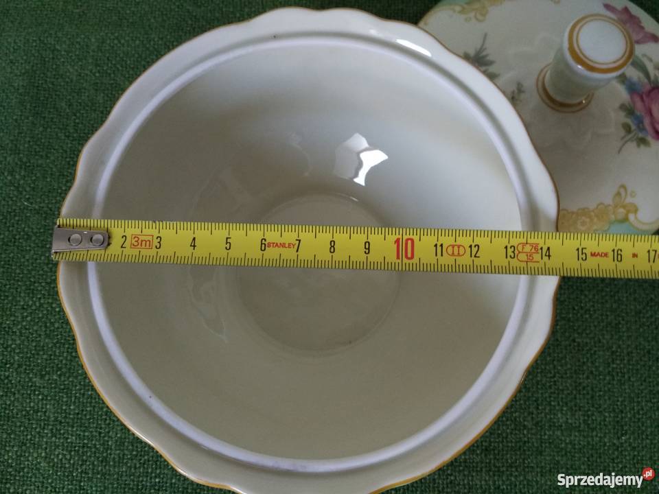 Bomboniera sygnowana porcelana ecru Porcelana i szkło Gorlice