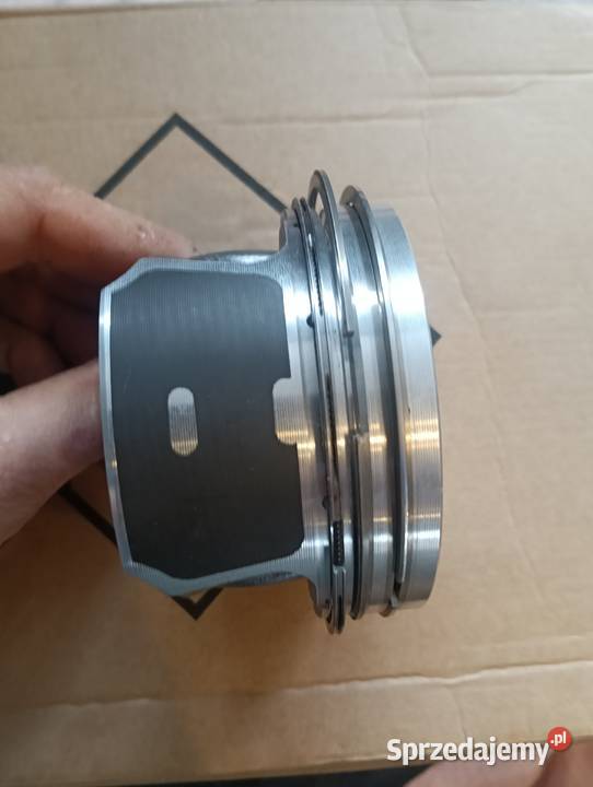 Nowy tłok Kolbenschmidt 40 247 600 20tfsi Wąwolnica sprzedam