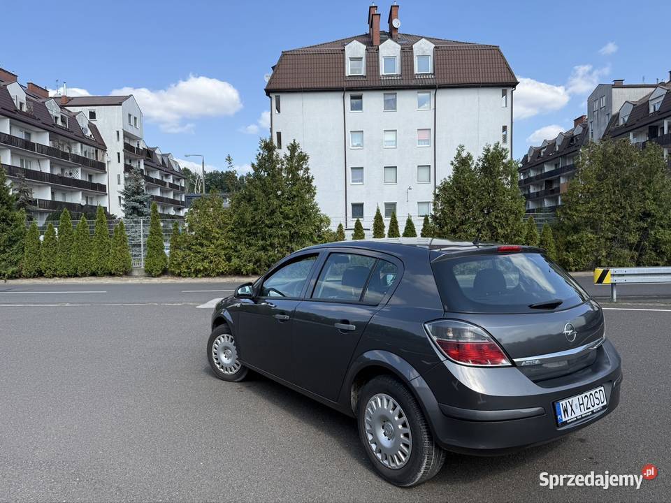 Opel Astra H 2009 14 benzyna 113000 2 kpl opon mazowieckie Warszawa