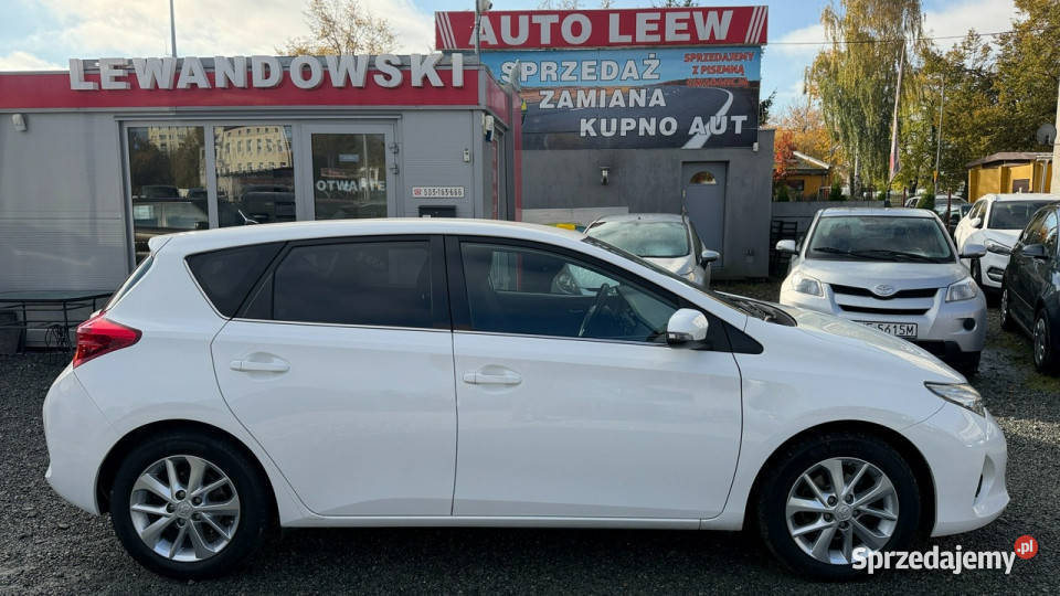 Toyota Auris Benzyna Zarejestrowany Ubezpieczony warmińsko-mazurskie Elbląg sprzedam