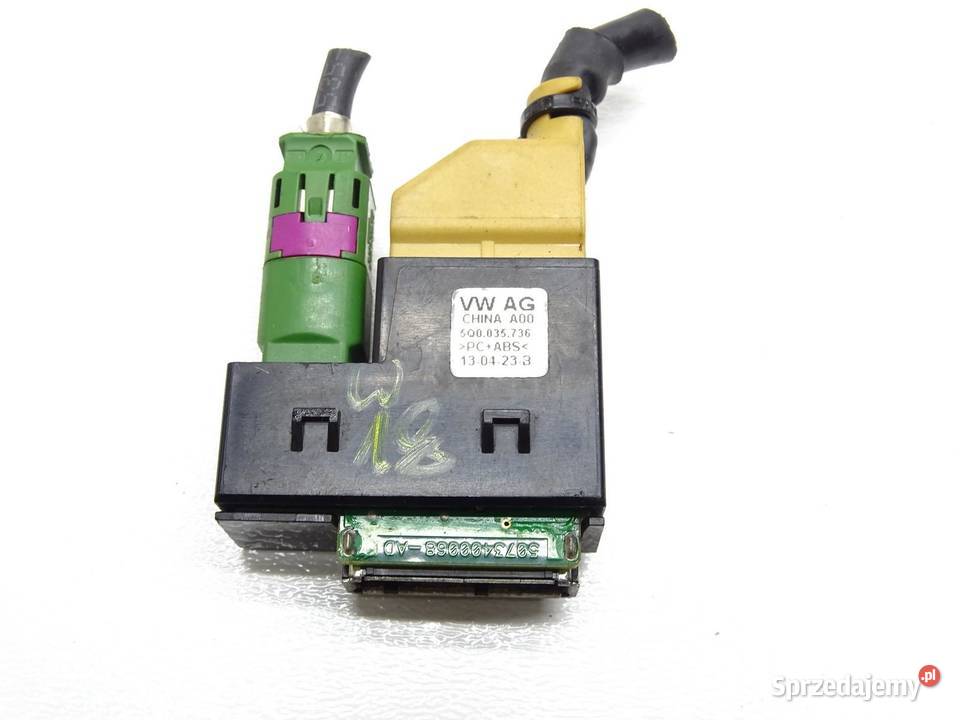 GNIAZDO PORT USB PANEL 5Q0035736 GOLF VII