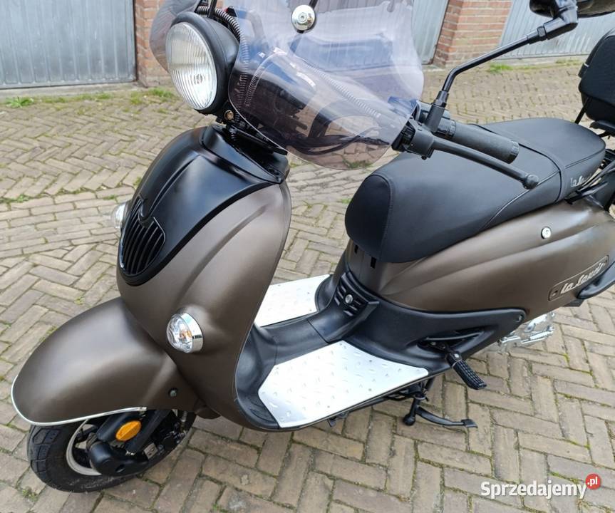 Skuter 50 retro 2020 Black Shadow super stan automatyczna Motocykle, skutery, quady Kowalewo Pomorskie sprzedam