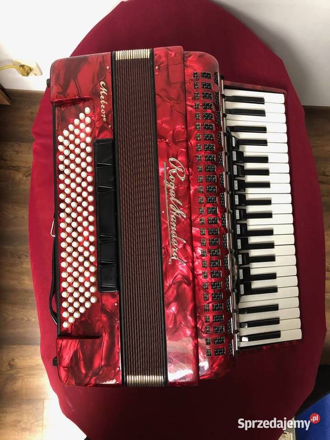 Akordeon Royal Standard Meteor 120 używany na