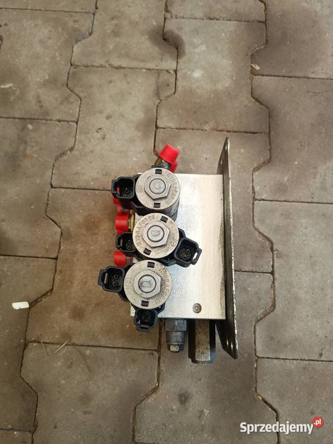 Zawór hydrauliczny 8612813 4000064120 REV01 Staszów sprzedam