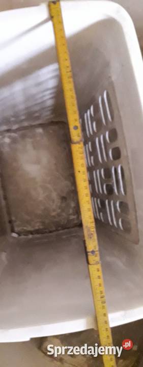 Kosz plastikowy szary całkiem spory dwa dłuższe