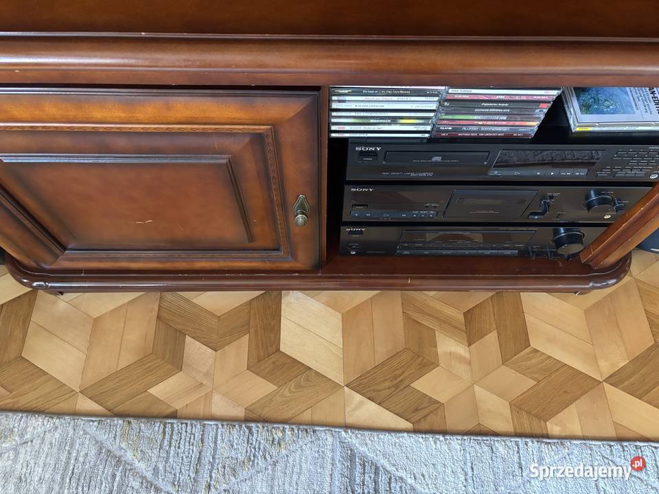 klasyczne meble z kolekcji Bursztyn Radomsko