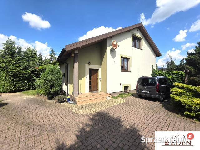 sprzedaży domu wolnostojącego Łazy 1862m2 Liczba pokoi 2 sprzedam