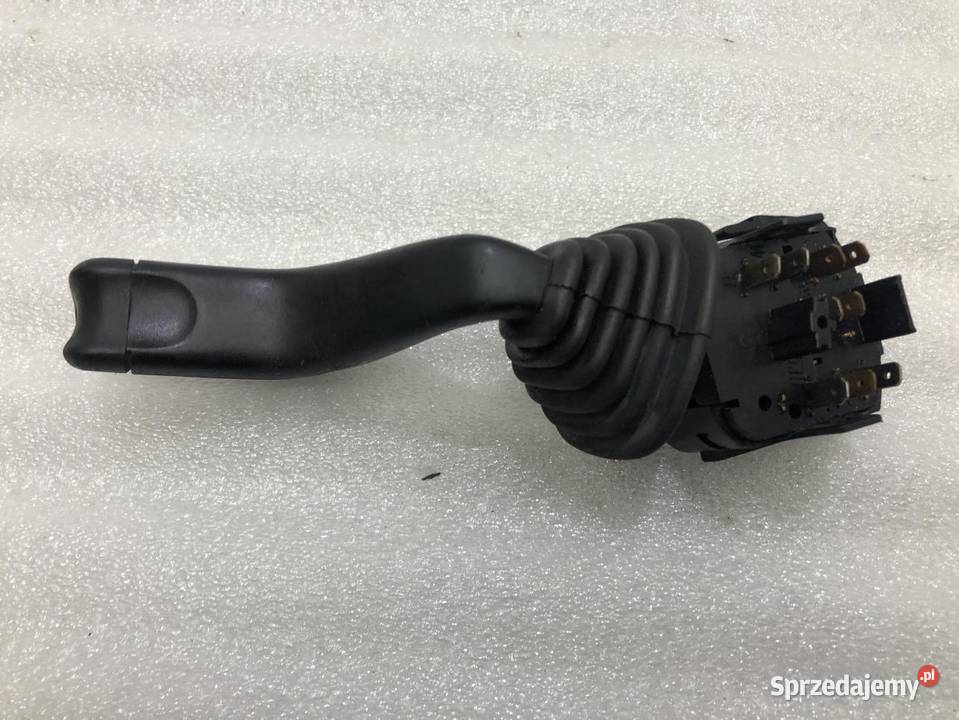 PRZEŁĄCZNIK WYCIERACZEK TOYOTA YARIS 501392