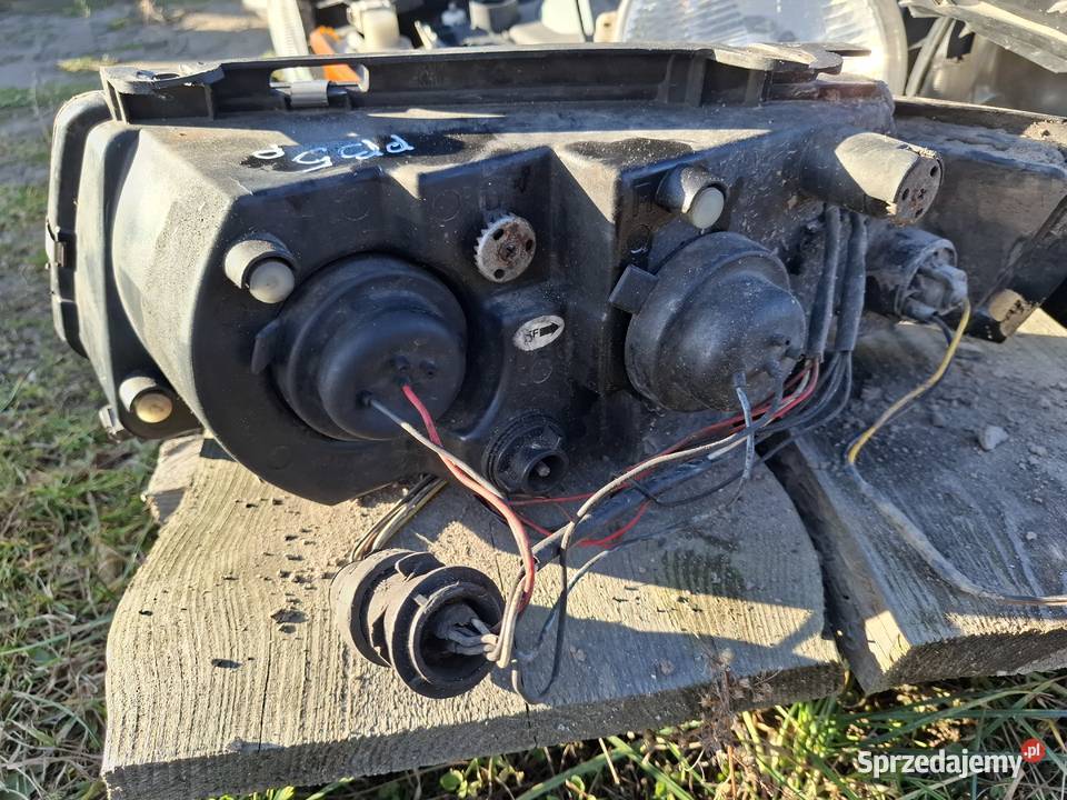 Lampa Prawa Przód Volkswagen Passat B5 osobowe Wisznice