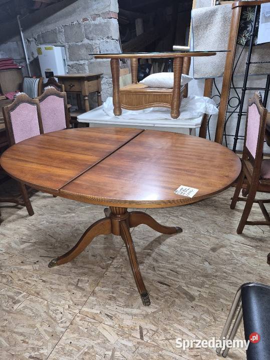 Owalny drewniany stół w stylu angielskim z kujawsko-pomorskie Sypniewo