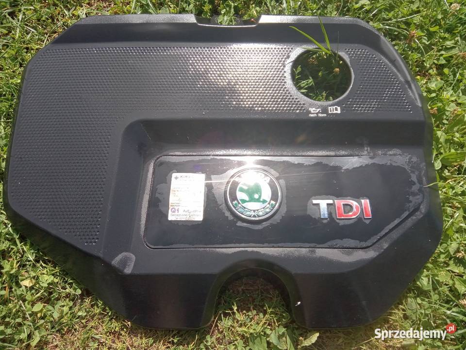 Pokrywa silnika kompletna VAG Rok produkcji 2001 Cewice