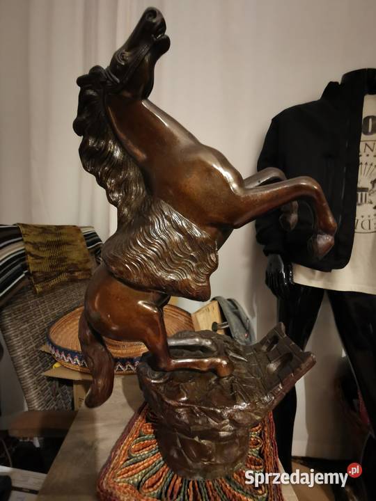 figurka konia w galopie stającego dęba Piękna brązowy Łódź