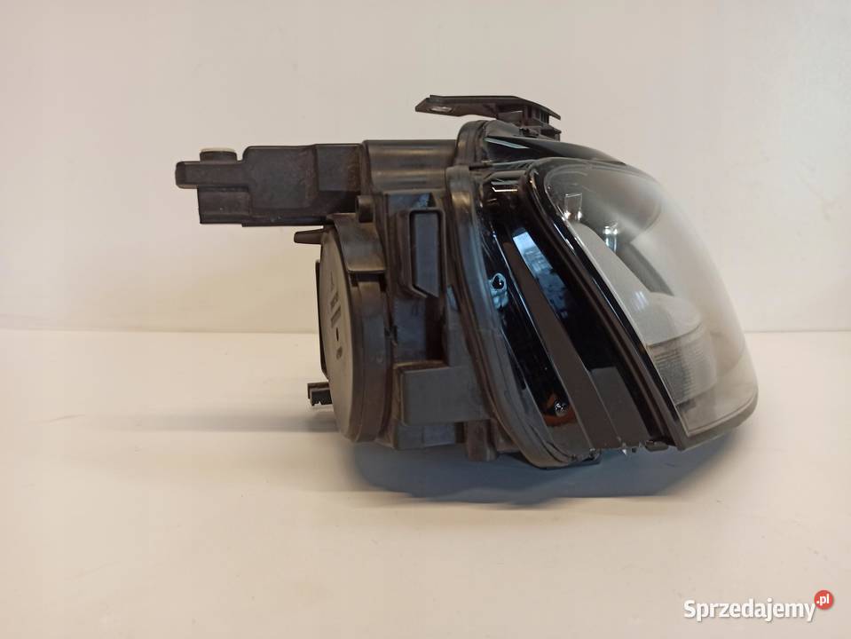 LAMPA PRAWY PRZÓD AUDI A4 B8 8K0941004M RHD