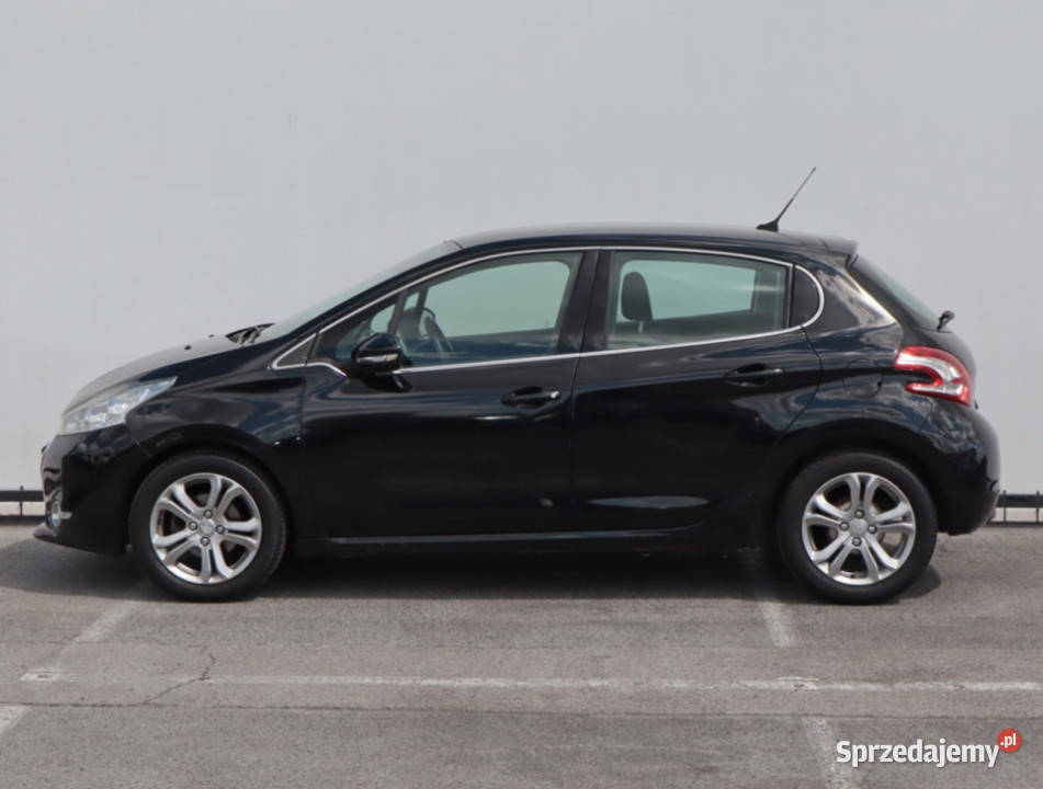 Peugeot 208 12 PureTech 208