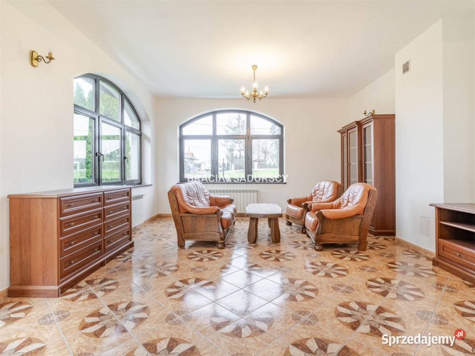 Dom wolnostojący Krzyszkowice 205m2 2100m2