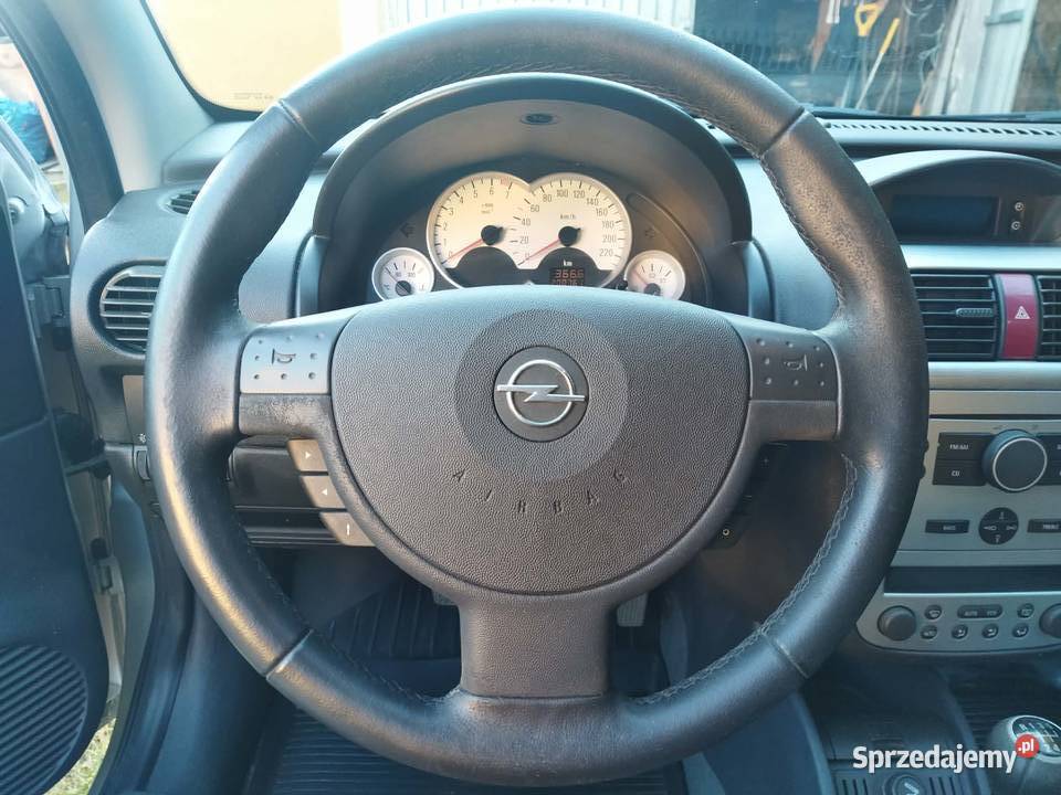 Opel Corsa 12 Twinport 2006 Kletnia