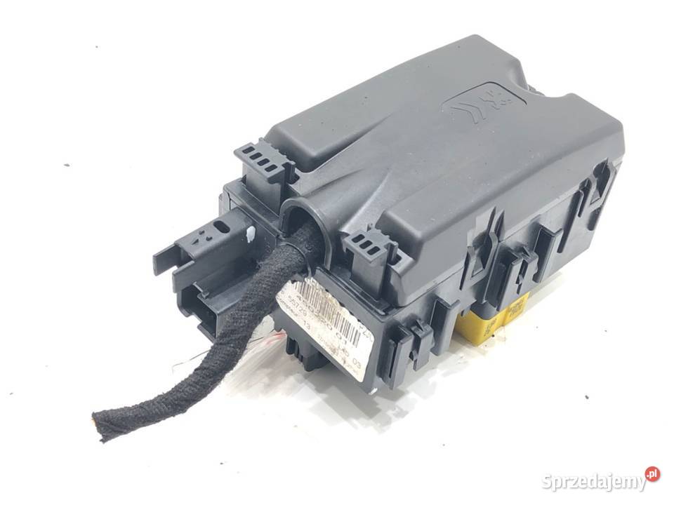 SKRZYNKA BEZPIECZNIKÓW OPEL CORSA F Hatchback 12 podkarpackie sprzedam