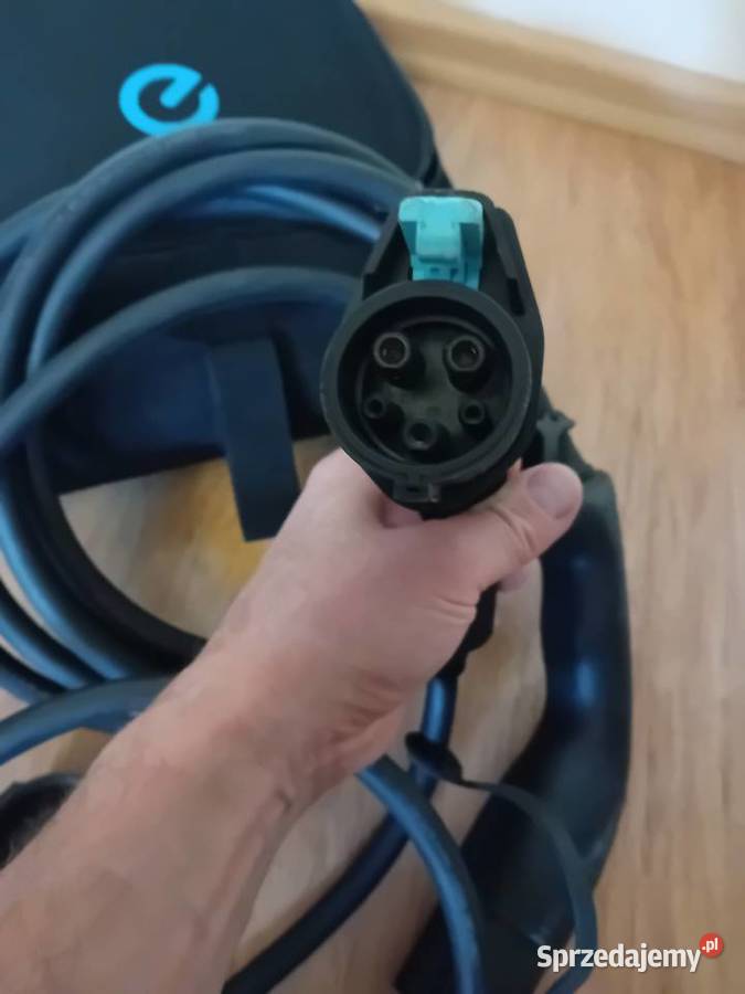 Kabel do ładowania samochodu elektrycznego typ 1 osobowe mazowieckie Dąbrówka sprzedam
