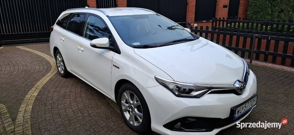 Sprzedam Toyota Auris Hybryda