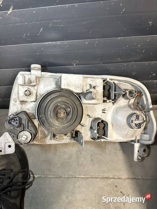 10032080 Reflektory suzuki grand vitara KOITO terenowe śląskie Łazy