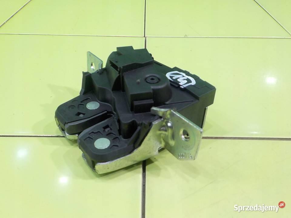 MERCEDES A W176 13r HB 5D zamek klapy tyl Suków