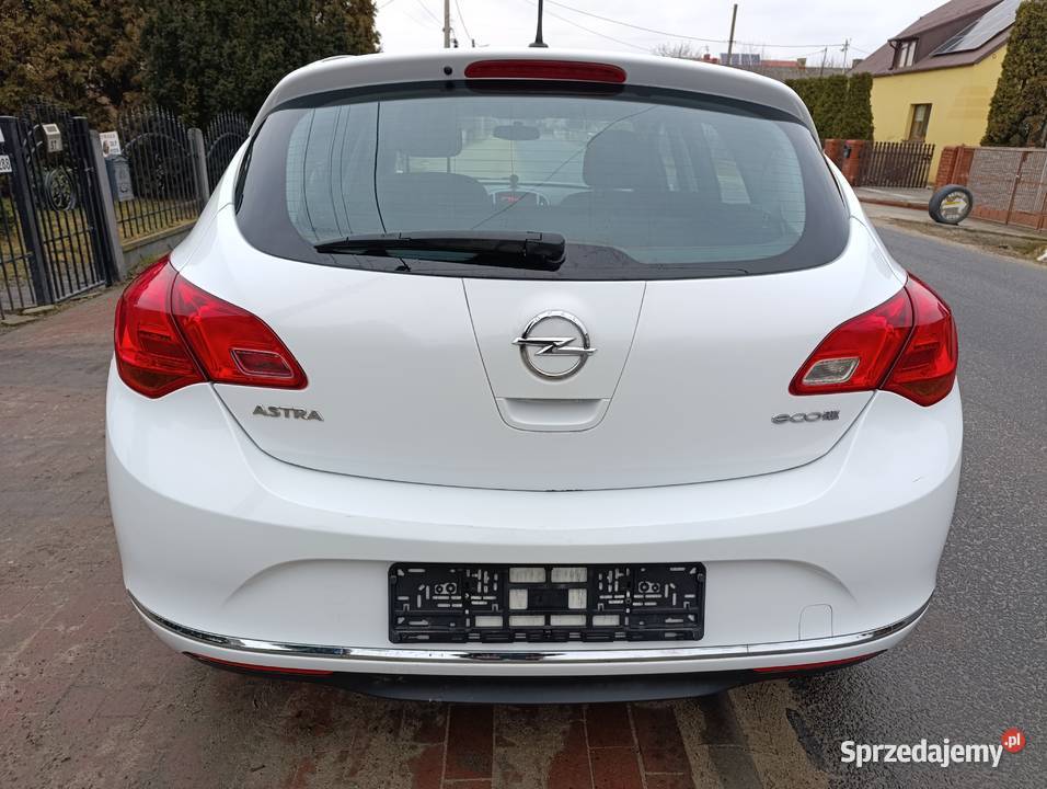 Opel Astra J 14 benzyna 87 2013r lifcie Lgota-Mokrzesz sprzedam