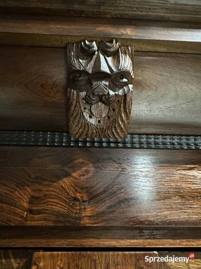 Piękna dębowa Bieliźniarka szafa rzeźbiona