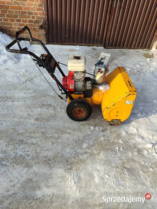 Odśnieżarka spalinowa canadiana 825