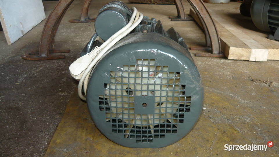 Silnik elektryczny 11 kW 230V oś fi 24 mm Sokółka