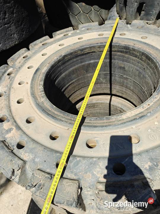 Opony pełne z ładowarek Liebherr Doosan CAT Ostrowiec Świętokrzyski