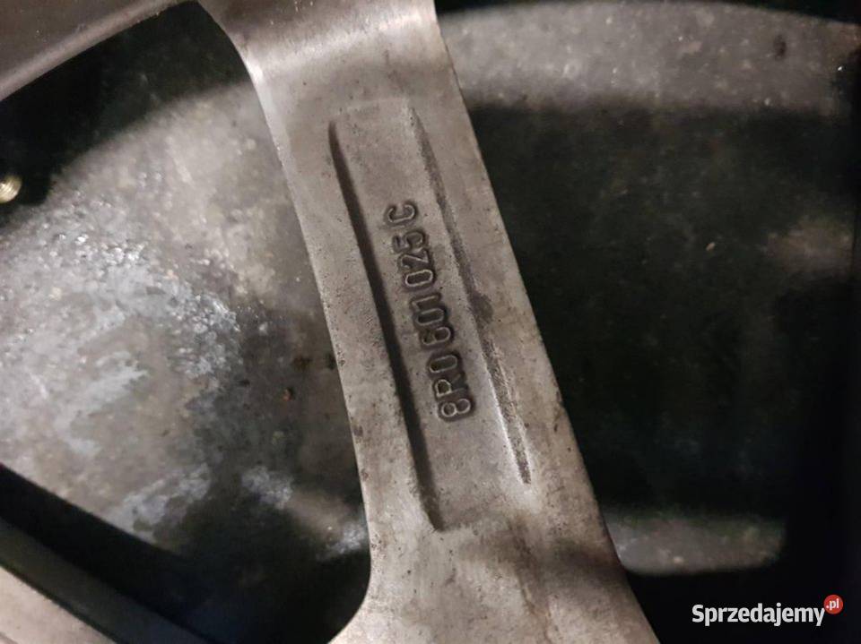 FELGA ALUMINIOWA 18 AUDI A4 B8 8R0601025C Lipno