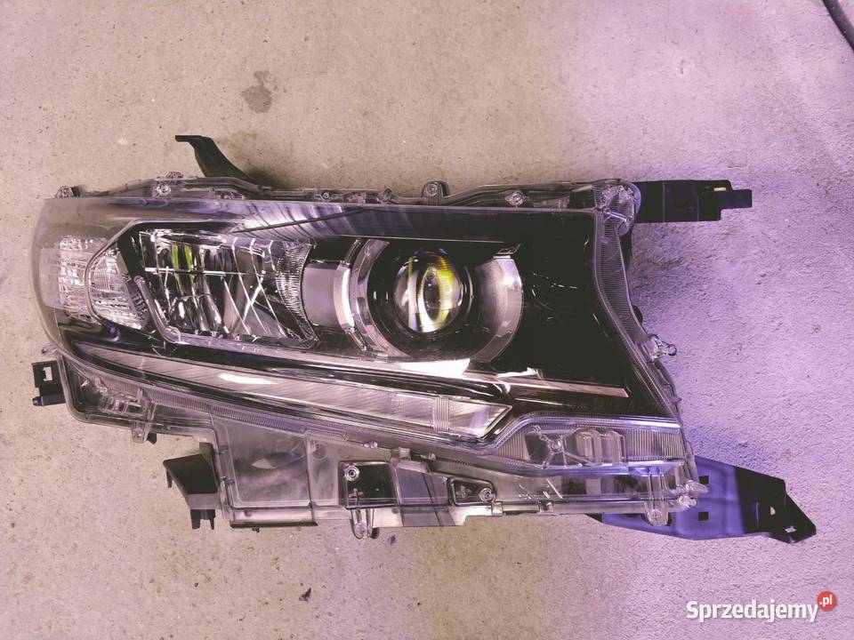 TOYOTA LAND CRUISER PRADO 150 18 LAMPA PRAWY Lampy przednie